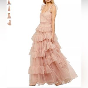 Size US 12 NWT beautiful BCBGMaxAzria light pink tiered dress
